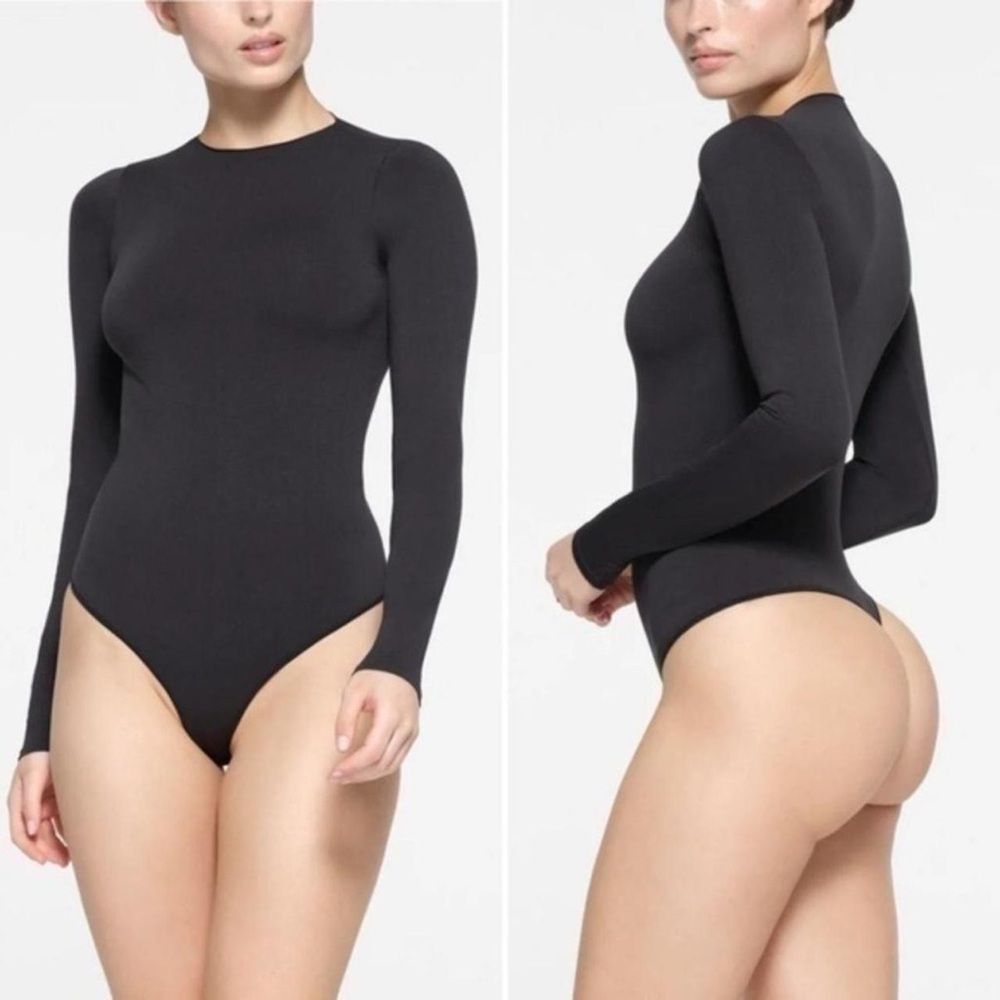 skims essential crew neck long sleeve bodysuit